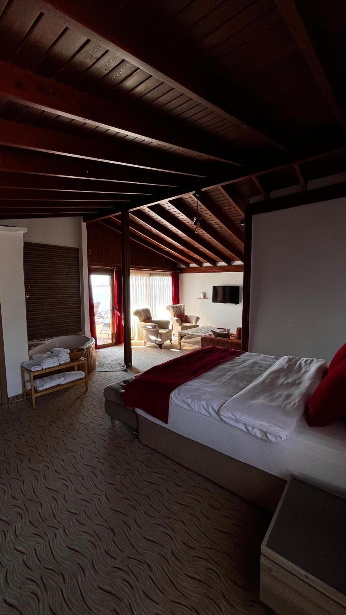 Foca Antik Otel Luaran gambar