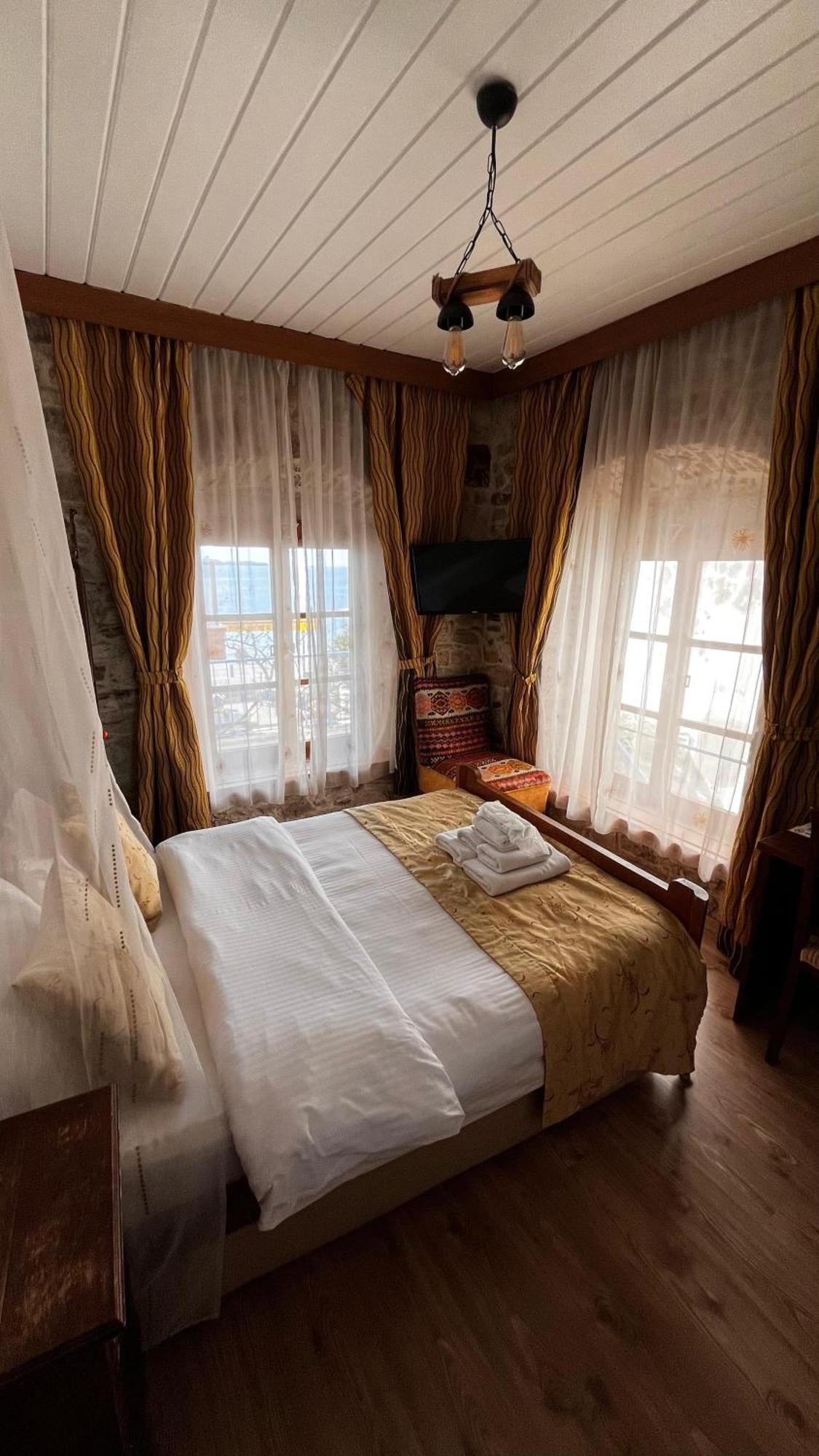 Foca Antik Otel Luaran gambar