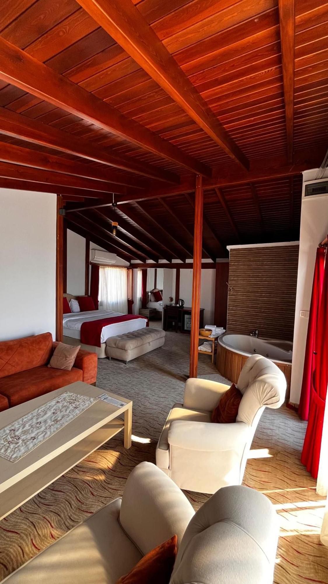 Foca Antik Otel Luaran gambar